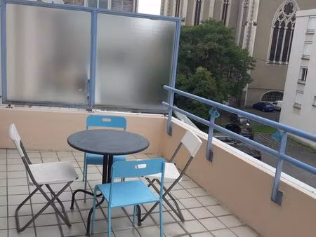 très grand studio meublé  terrasse  parking quartier des salins