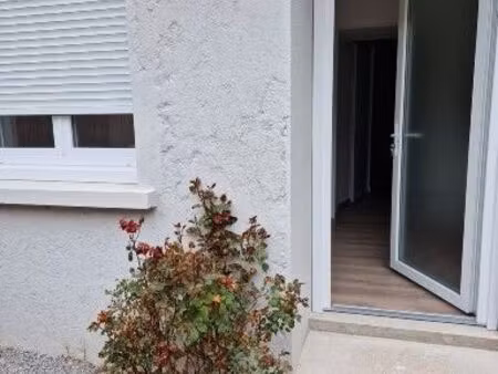 a louer f2 en rdc avec terrasse