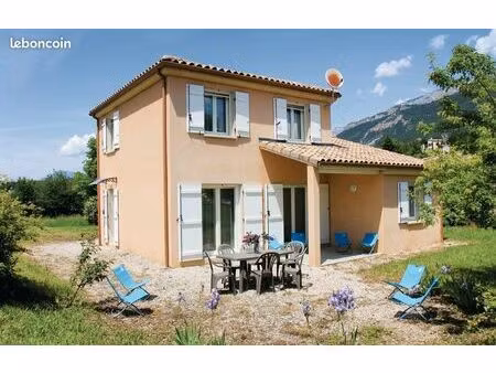 maison indépendante ensoleillés et ombragés