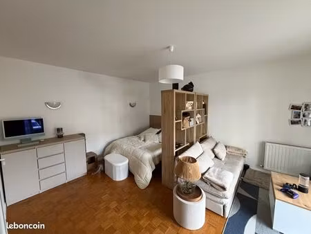 studio meublé / balcon / parking