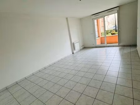 apparemment t2 lumineux en résidence sécurisée