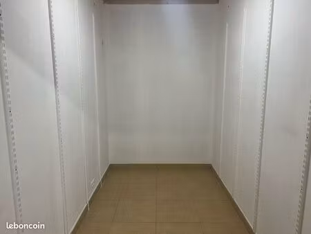 box à louer la roche sur yon - 6m2 - garde meubles - proche flâneries