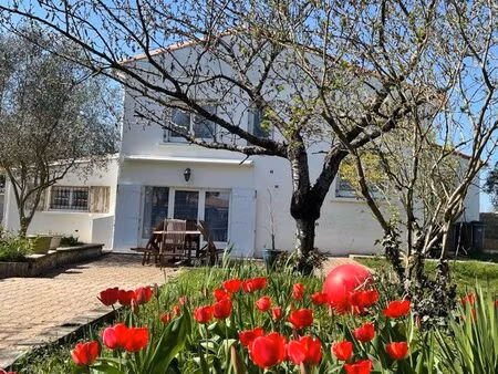 maison 5 chambres echillais