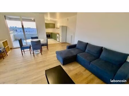 beau t3  calme avec balcon et place de parking meuble