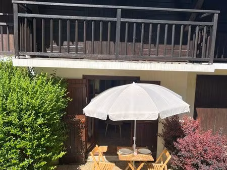 studio en location / demi-quartier / rdc