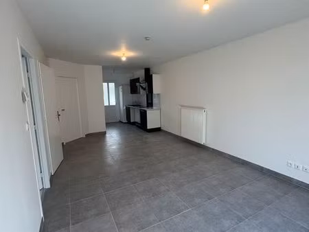 maison t3  parking privé et terrasse