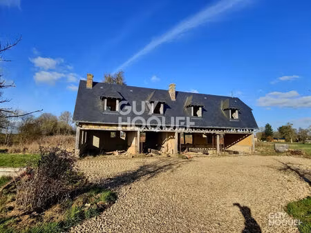 maison à restaurer sur 2 hectares de terrain