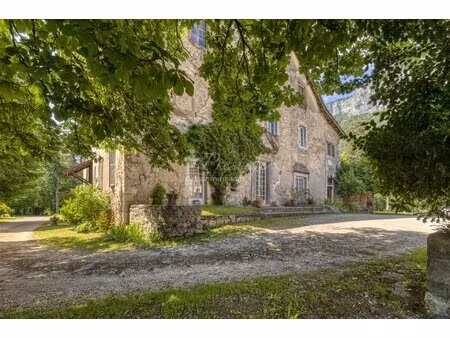 maison forte à restaurer avec 1ha de parc