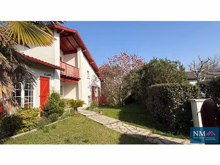 maison familiale avec t2 indépendant à urcuit