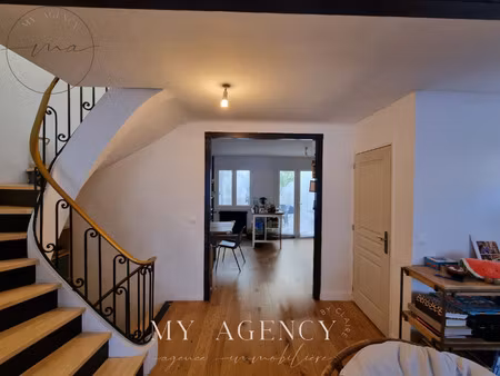 caux  maison de village avec patio intimiste  terrasse et ga