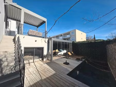 villa de 120 m² entièrement rénovée  idéalement située à seulement 5 minutes à pied de la 