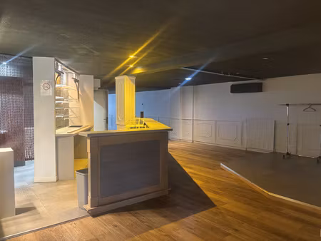 local commercial hyper centre d'orleans