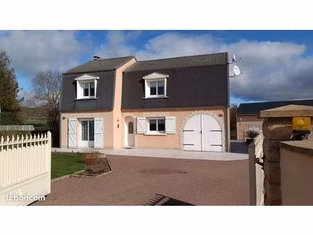 maison de caractère 4 pièces proche de sens avec piscine