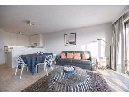 voici la traduction :■appartement deux chambres avec une...