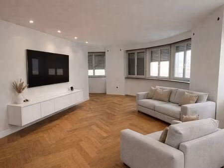 appartement refait a neuf + parking et cave