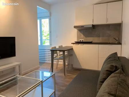 t2 35 m2 residence privée sécurisé  parking  piscine  salle de sport  laverie  25 min lyon