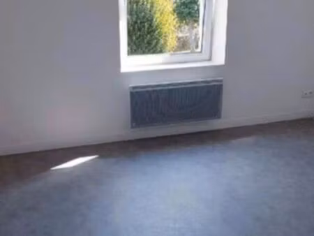 f2 avec jardin et parking