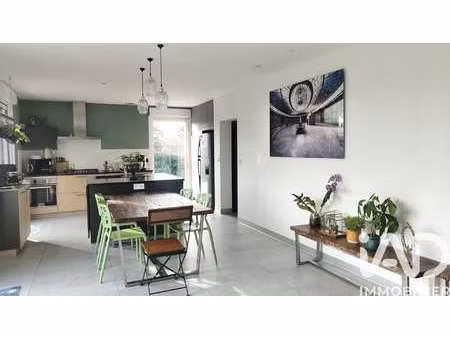 vente maison à sainte-foy (85150) : à vendre / 170m² sainte-foy