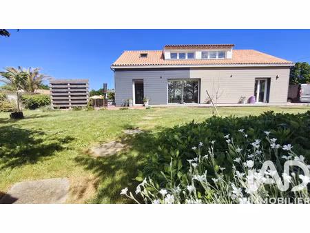vente maison 7 pièces 170 m² sainte-foy (85150)