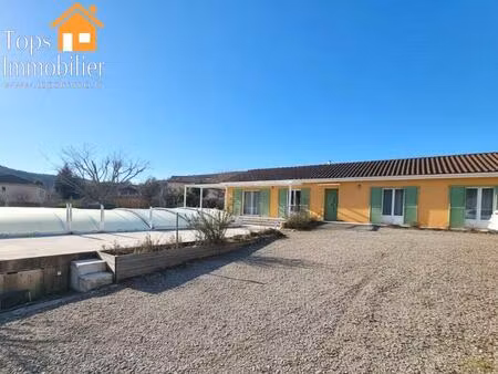 plain-pied avec piscine couverte garage et annexe 10 km de villefranche-de-rouergue