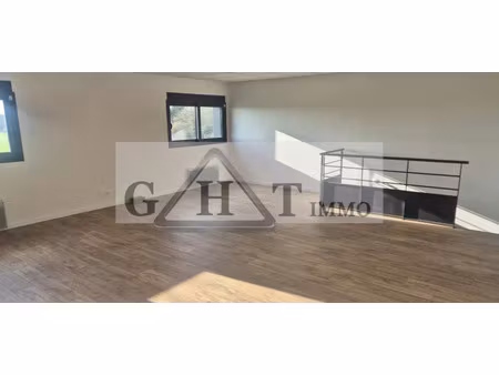 location local industriel 165 m² à hérouville-en-vexin (95300)