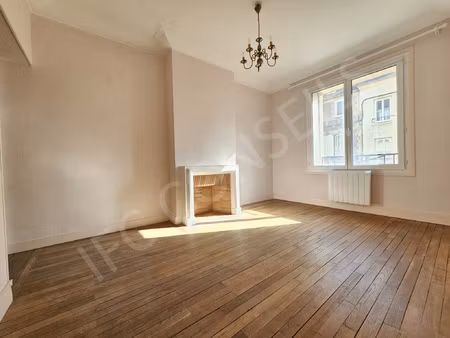 hypercentre de vernon  proche de la gare et de tous les comm