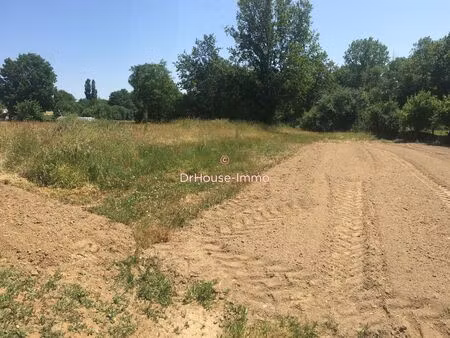terrain constructible de 1325 m2