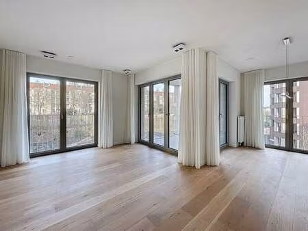 tour & taxis - appartement 2 chambres  2 salles de bains à l