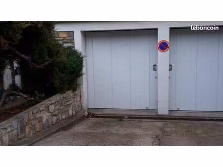 box à louer bourg la reine 15m²