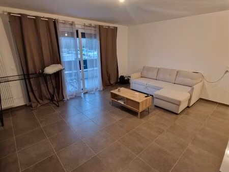 location grand t2 a cessy