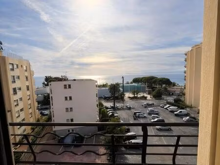 2 pièces meublé – centre carnolès – vue mer