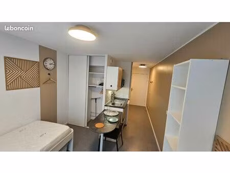studio 18 m2 proche caserne de bonne