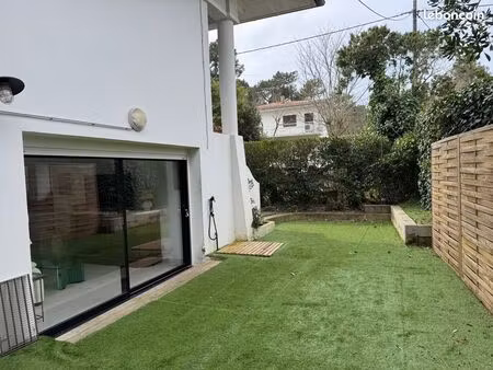 appartement 2ch  rdc villa  avec terrasse et jardinet - l'herbe  côté bassin