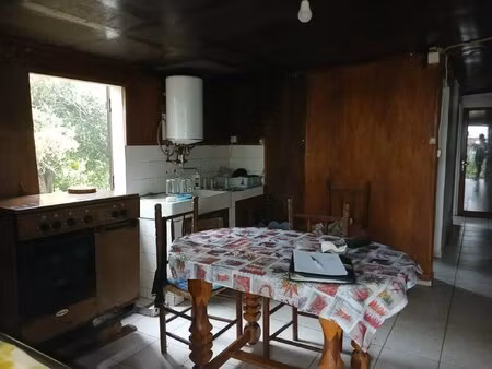 maison aux makes avec potentiel sur 891 m² de terrain