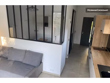 location meublée appartement 1 pièce 38 m² à roquefort-les-pins (06330)  995 €