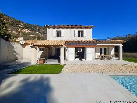 villa f5 de standing (2013) à pied du village de spéracèdes