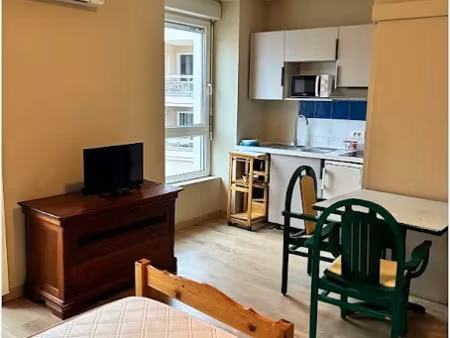 location meublée appartement 1 pièce 20 m² à ales (30100)  462 €