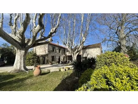 proximité de st rémy de provence : mas de charme authentique avec deux lofts :