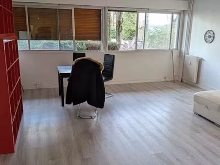 location meublée appartement 3 pièces 74 m² à saint-cloud (92210)  1 650 €