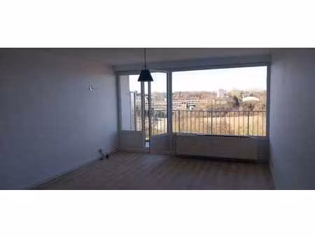 studio lumineux  rénové avec terrasse et vue panoramique