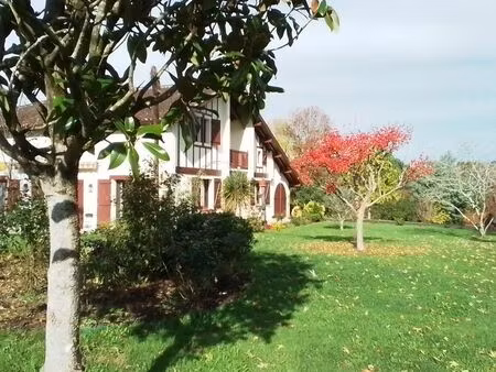 belle propriété  vue dominante  plein sud  autonome énergie  grand terrain trés calme verg