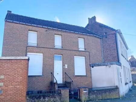 charmante maison en bon état  idéalement située