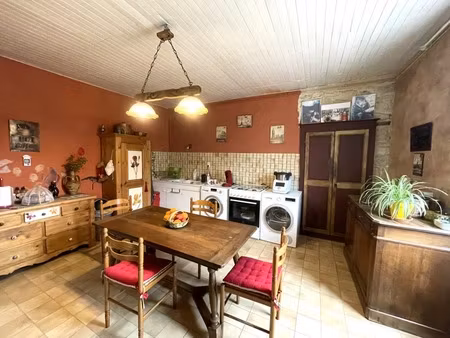 maison à vendre 10 pièces batie sur un grand terrain (30)