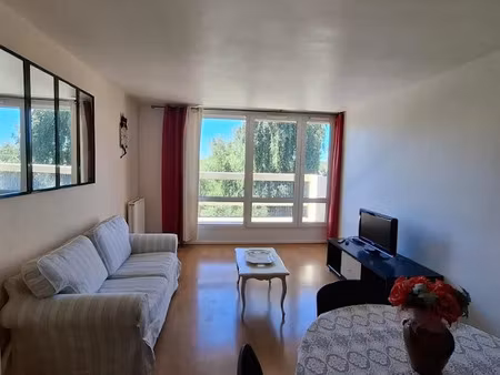 location meublée appartement 2 pièces 48 m² à elancourt (78990)  950 €