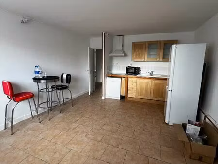 3 pièces • 84 m2 . sens 89100 quartier faubourg d'yonne - l'ile d'yonne