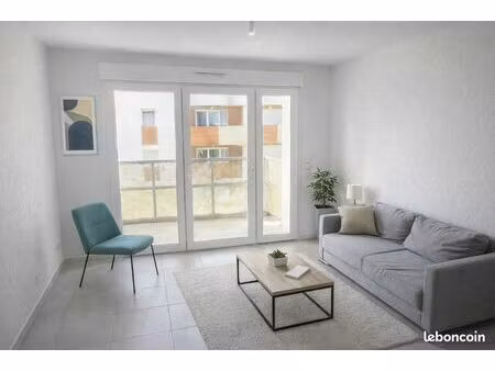 t2 rénové – résidence récente – parking & extérieur | villenave-d'ornon