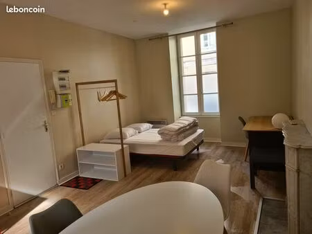 studio rive gauche centre-ville laval