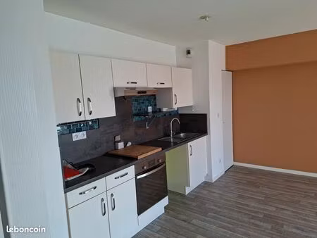 t2/3 orléans est avec superbe terrasse