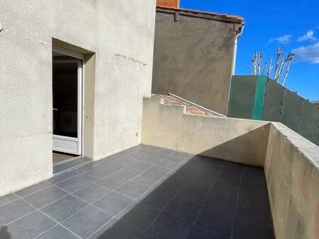 petit t2 avec terrasse libre de suite