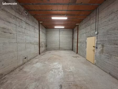 local de stockage 48 m² – résidence sécurisée st éloi (rodez)